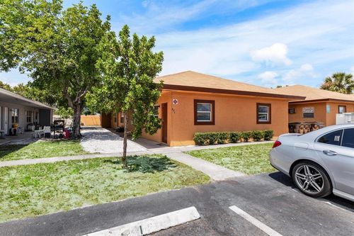 1-4-271 Sw 1st St, Deerfield Beach, FL, 33441-3351 | Card Image