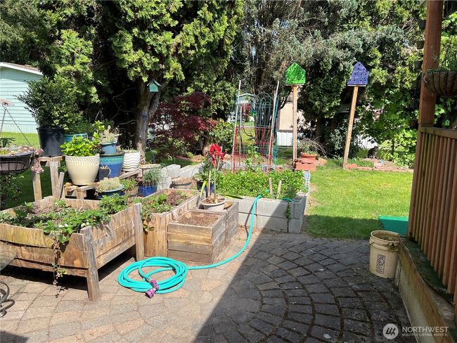 Large garden area in your private back yard. | Image 17