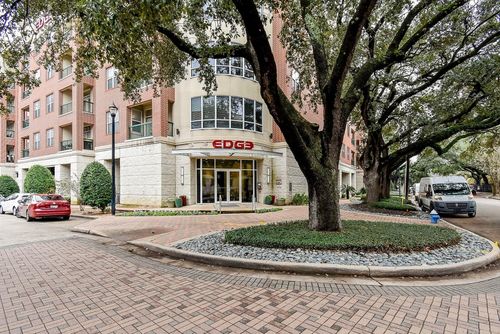 apt-421-300 St Joseph Pkwy, Houston, TX, 77002-8702 | Card Image