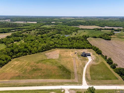 18597 190th Rd, Denison, KS, 66419-9704 | Card Image