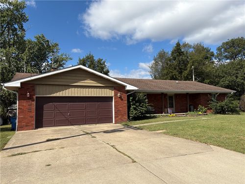 301 S Scott Ave, Newton, IL, 62448-1657 | Card Image