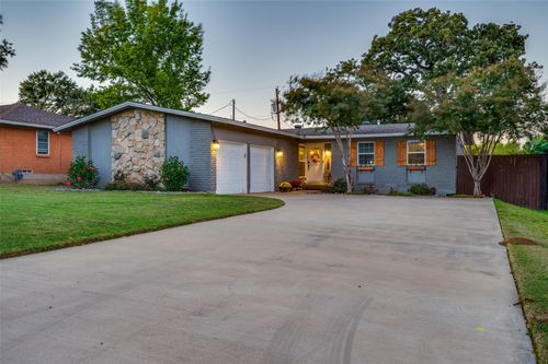 181 Pine Dr, Lewisville, TX, 75057-4809 | Card Image