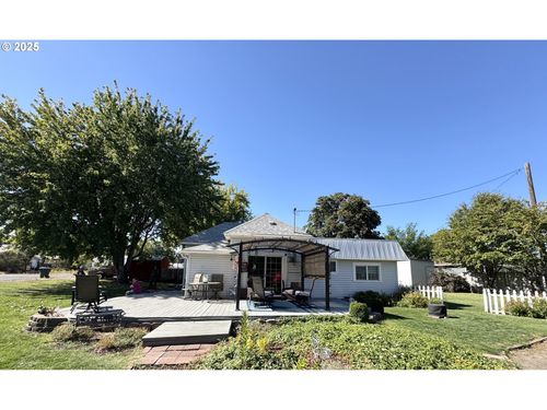 361 W Bridge St, Echo, OR, 97826-9078 | Card Image