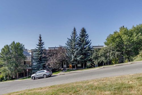 525 5 St Ne, Calgary, AB, T2E3W5 | Card Image