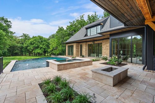 2805 Tyne Blvd, Nashville, TN, 37215-4533 | Card Image