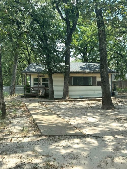 111 Thunderbird Dr, Mabank, TX, 75156-5225 | Card Image