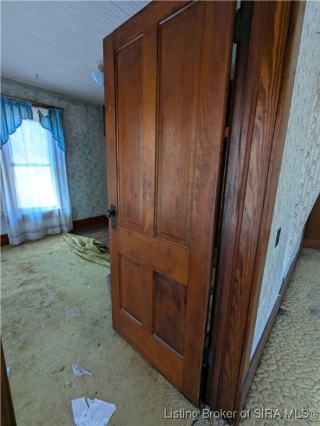 6140 N White River Rd, Home with 6 bedrooms, 2 bathrooms and null parking in Campbellsburg IN | Image 21