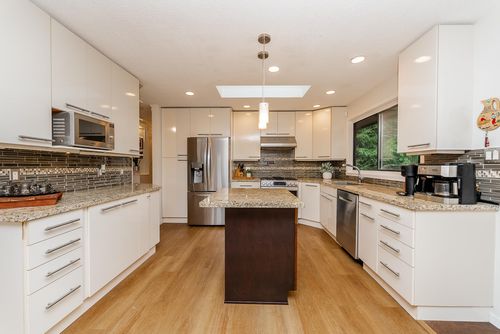 2988 Fleet St, Coquitlam, BC, V3C3R8 | Card Image