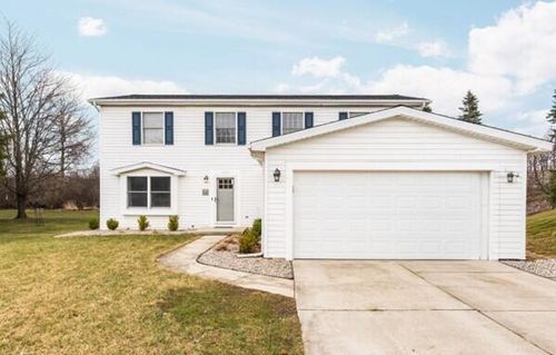 1234 Harwood Cir, Saline, MI, 48176-9233 | Card Image