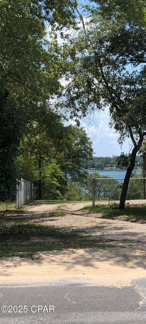 4494 Leisure Lakes Dr, Chipley, FL, 32428-5669 | Card Image