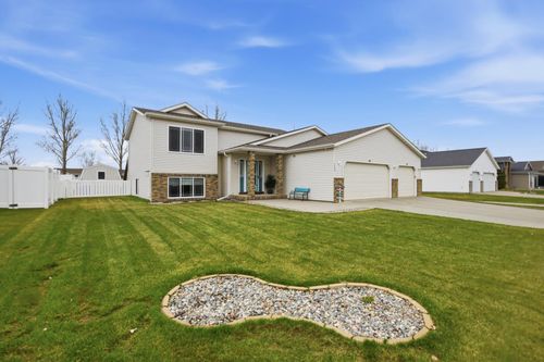 4236 38th Avenue S, Fargo, ND, 58104 | Card Image