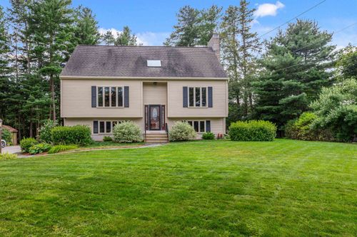 11 Settlement Way, Nashua, NH, 03062-4438 | Card Image