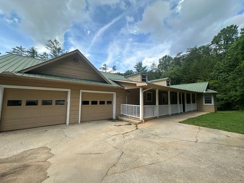 655 Sunset Dr, Young Harris, GA, 30582-2801 | Card Image