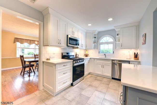 306 Boulevard, House other with 3 bedrooms, 2 bathrooms and null parking in Pompton Plains NJ | Image 15