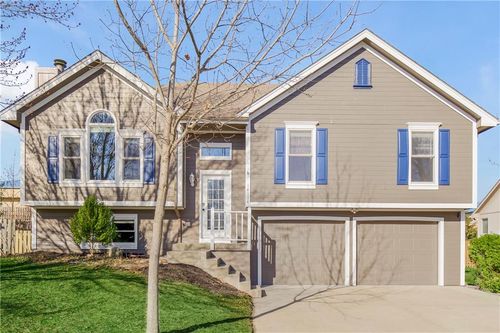 14114 Lora St, Smithville, MO, 64089-8480 | Card Image