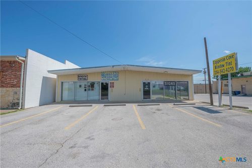 212-210-212 W Avenue E, Copperas Cove, TX, 76522-2157 | Card Image