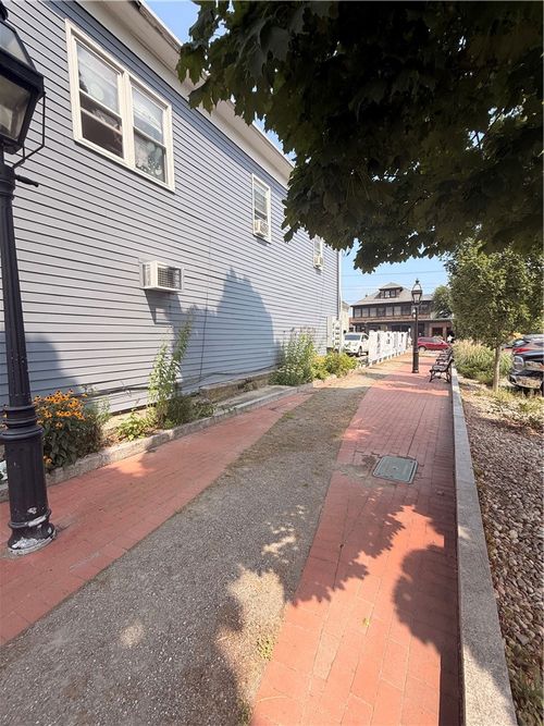 26 Child St, Warren, RI, 02885-3222 | Card Image
