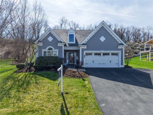 252 Estates Dr, Gibsonia, PA, 15044-9102 | Card Image