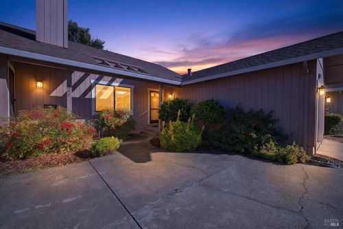 663 Spring Ln, Sonoma, CA, 95476-6952 | Card Image