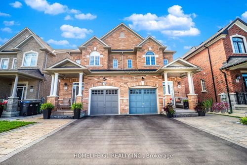 68 Lesabre Cres, Brampton, ON, L6P3R4 | Card Image