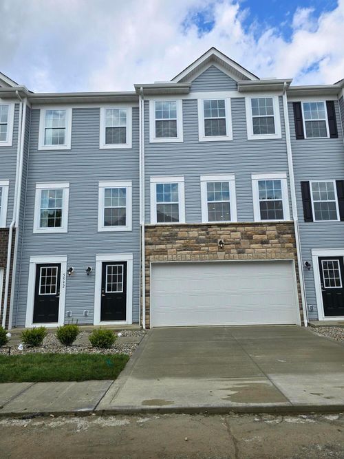 5594 Village Channel Dr, Canal Winchester, OH, 43110 | Card Image