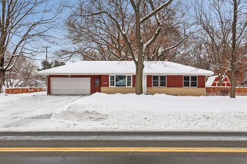 8081 Red Oak Dr, Mounds View, MN, 55112-5924 | Card Image