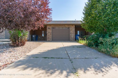 1153 Donna Ln, Dickinson, ND, 58601-8337 | Card Image