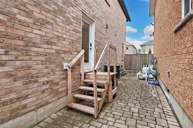 MAIN - 10 Purcell Cres, House other with 4 bedrooms, 3 bathrooms and 4 parking in Maple ON | Image 39
