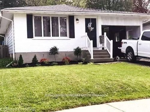 521 Havelock Dr, Waterloo, ON, N2L4N8 | Card Image