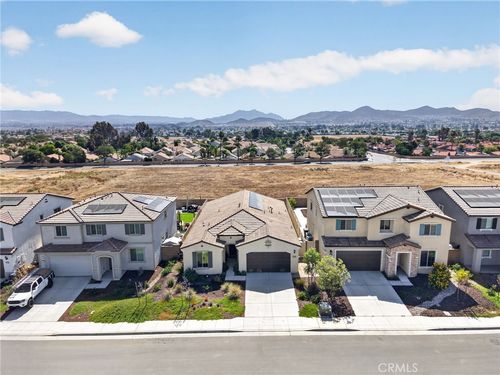 27440 Golden Nugget St, Menifee, CA, 92586-5322 | Card Image