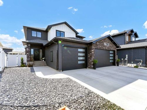 21 Hamptons Gate Se, Medicine Hat, AB, T1B0N7 | Card Image