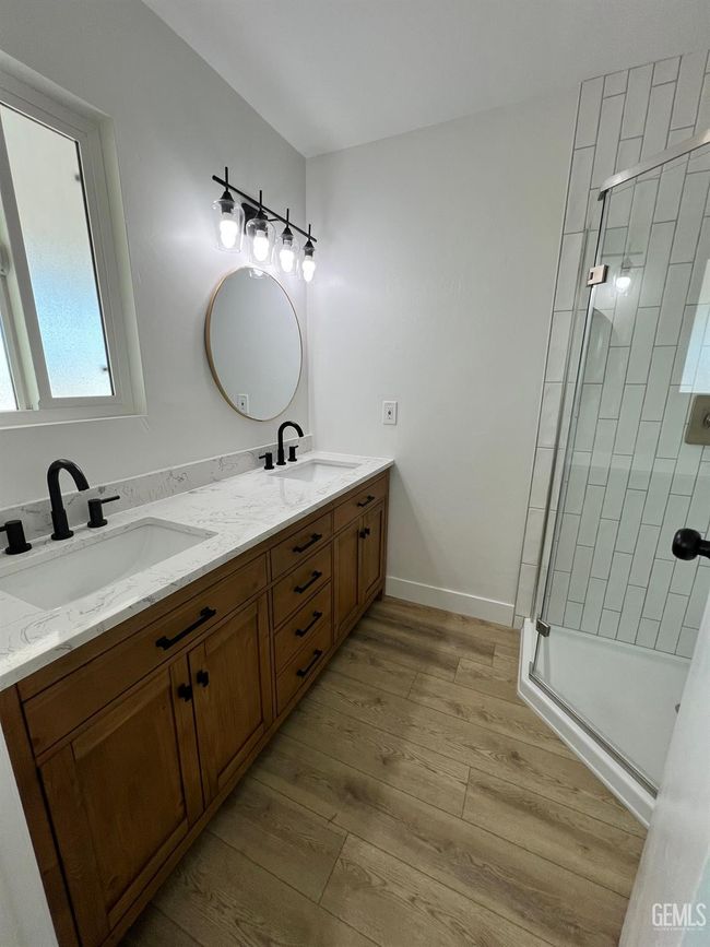 4145 Shawn St, House other with 3 bedrooms, 2 bathrooms and null parking in Bakersfield CA | Image 9