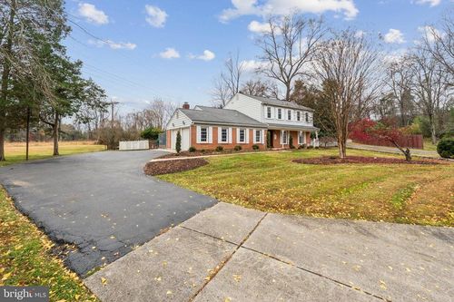 8624 Wild Olive Dr, POTOMAC, MD, 20854-3438 | Card Image