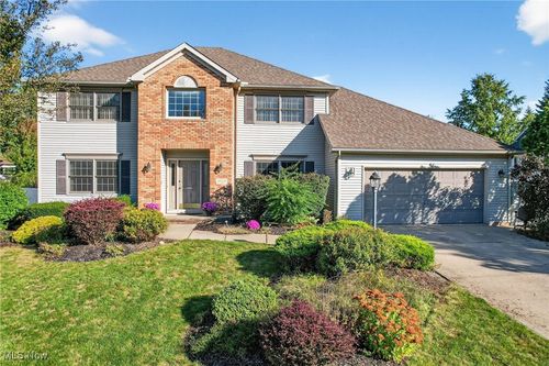4029 Vincent Dr, Seven Hills, OH, 44131-6261 | Card Image