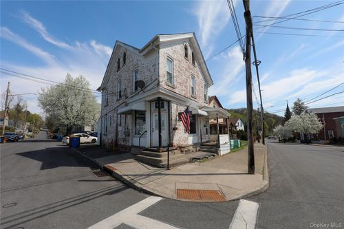 498 Delaware Ave, Kingston, NY, 12401-5508 | Card Image