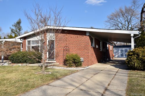 3516 Greenway Ave, Royal Oak, MI, 48073-2217 | Card Image