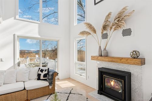 845 Budds Pond Rd, Southold, NY, 11971-1407 | Card Image