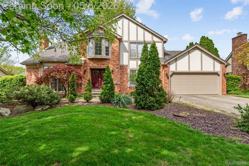 20125 Myron Dr, Livonia, MI, 48152-1255 | Card Image