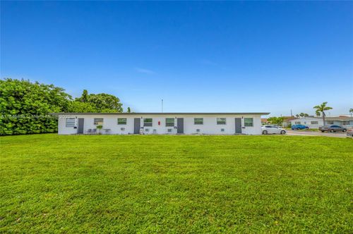 832 Nw 10th St, Hallandale Beach, FL, 33009-2127 | Card Image