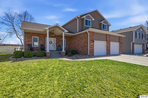 7400 Helen Witt Dr, Lincoln, NE, 68512-3702 | Card Image
