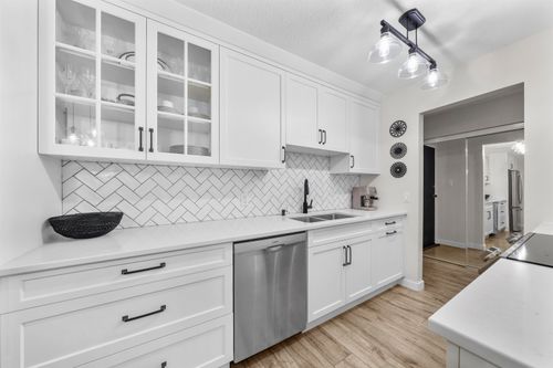 316-371 Ellesmere Ave, Burnaby, BC, V5B3T1 | Card Image