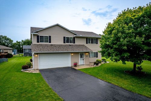 215 Dale Circle, Green Isle, MN, 55338 | Card Image