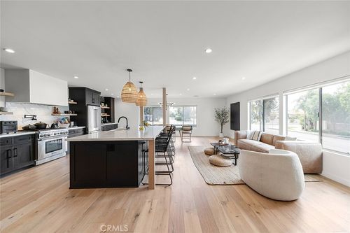 5681 E Colorado St, Long Beach, CA, 90814-3203 | Card Image