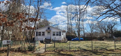 85 Woodside Rd, Mastic Beach, NY, 11951-6108 | Card Image