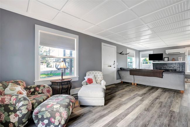 downstairs sitting room | Image 21