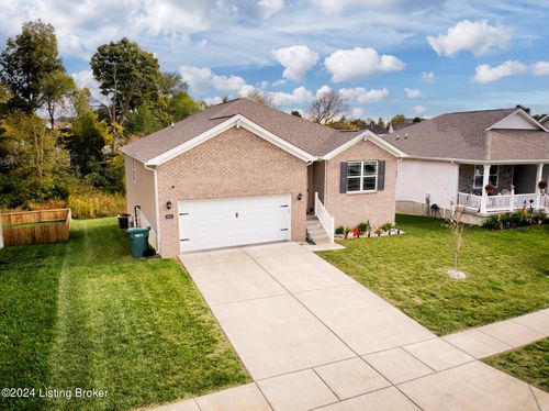 8034 Cedar Meadows Ln, Louisville, KY, 40228 | Card Image