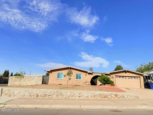 10732 Vista Lomas Dr, El Paso, TX, 79935-3611 | Card Image