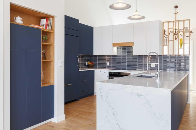 127 Stratton Pk Sw, House other with 4 bedrooms, 3 bathrooms and 4 parking in Calgary AB | Image 7