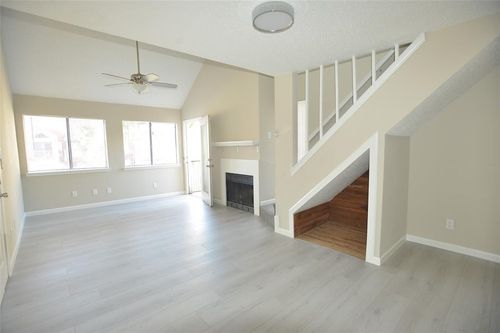 205-9835 Walnut St, Dallas, TX, 75243-8869 | Card Image