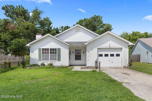 2032 W Windgate Ct, Jacksonville, NC, 28546-6935 | Card Image